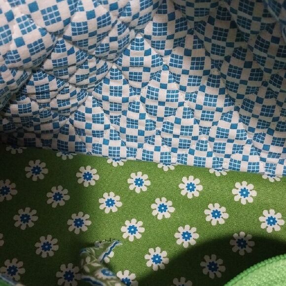 Vera Bradley Green Floral Quilted Shoulder Bag - Picture 6 of 6